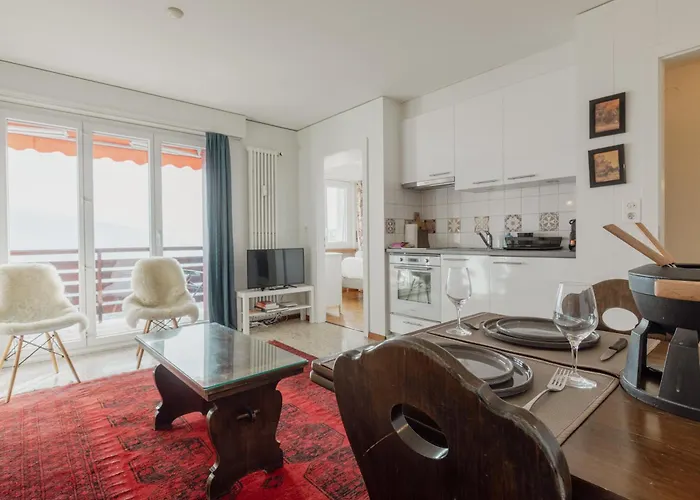 Avec Vue Spectaculaire Sur Les Montagnes *