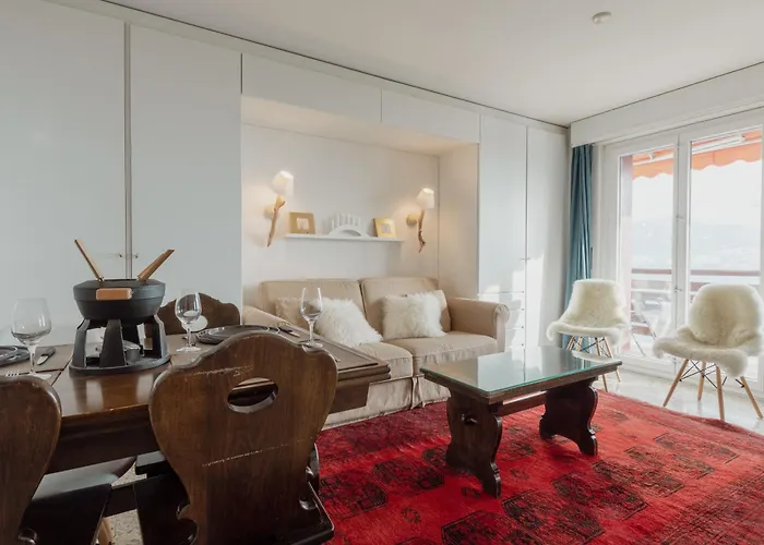 Avec Vue Spectaculaire Sur Les Montagnes * Crans-Montana